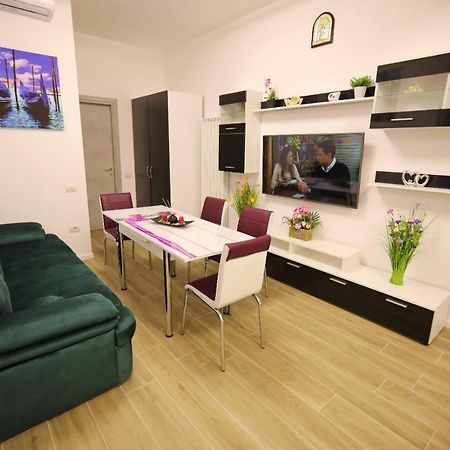 Apartament Olga Apartment นาโวดาริ ภายนอก รูปภาพ