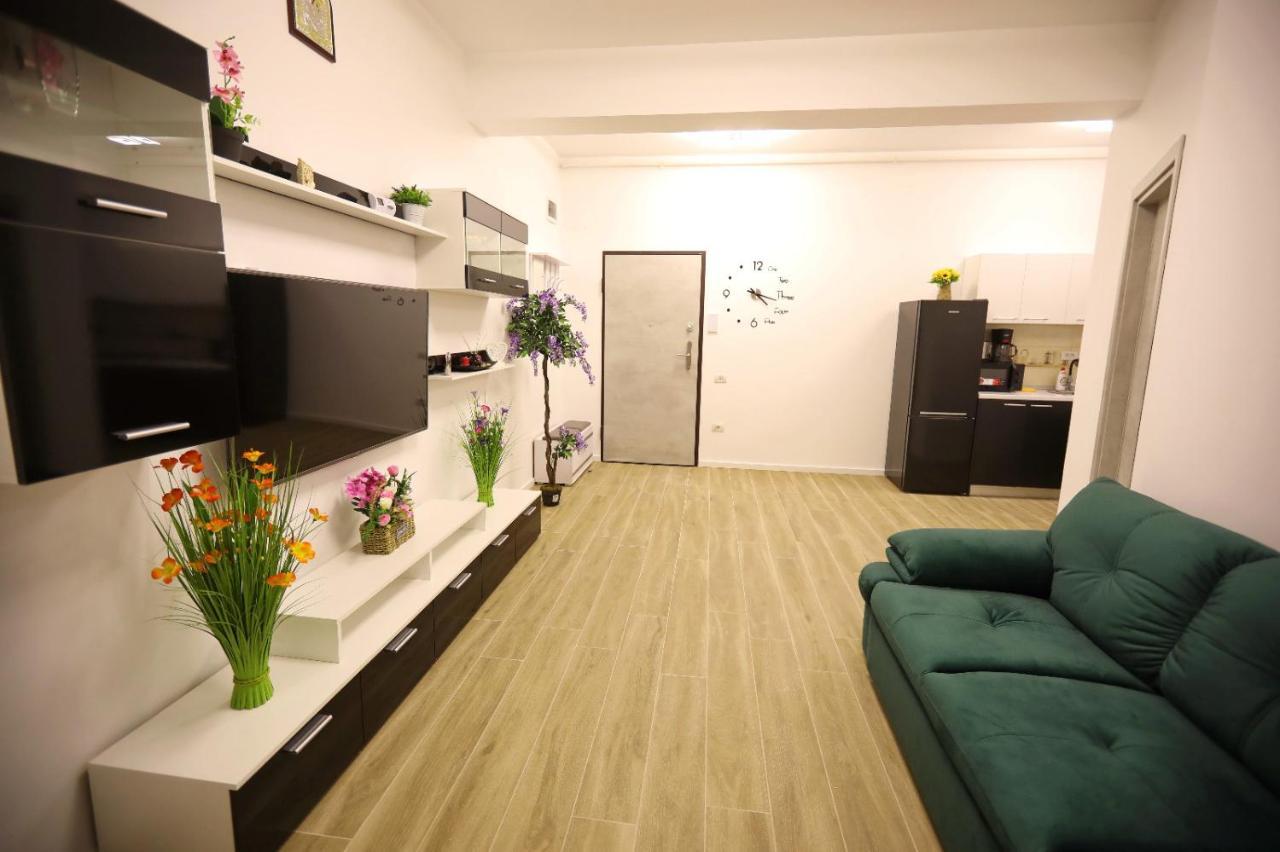 Apartament Olga Apartment นาโวดาริ ภายนอก รูปภาพ
